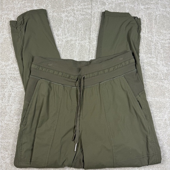 Lululemon Green Dance Studio Crop Green Waist Tie Pant Size 4 - Picture 1 of 7
